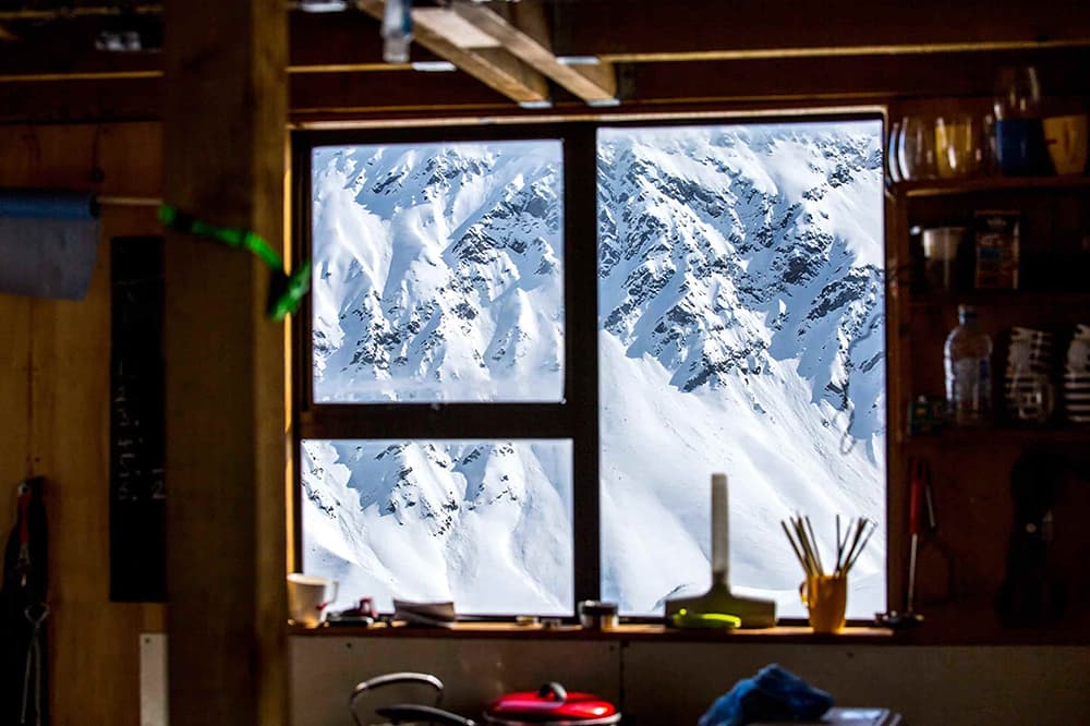 invincible-skifields-hut-interior-1